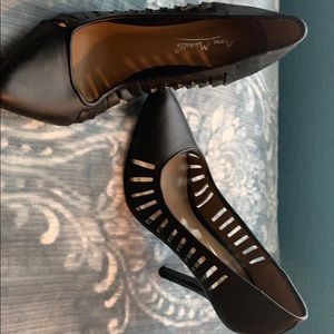 Black High Heel, Size 5.5